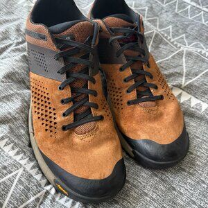 Danner Trail 2650 USM12 – Vibram Sole, Lightweight, Waterproof, Trail Shoes
